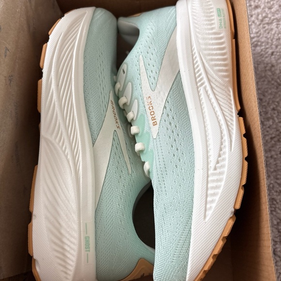 Brooks Women's Athletic Shoes in Light Green - Picture 1 of 5